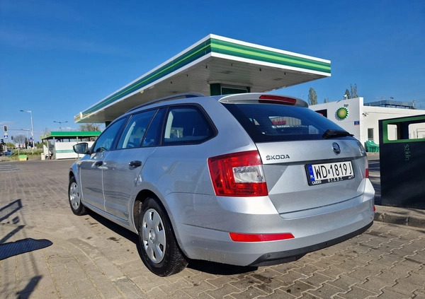 Skoda Octavia cena 42424 przebieg: 162000, rok produkcji 2017 z Warszawa małe 211
